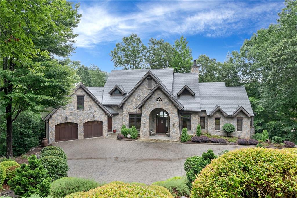 homes for sale on lake keowee
